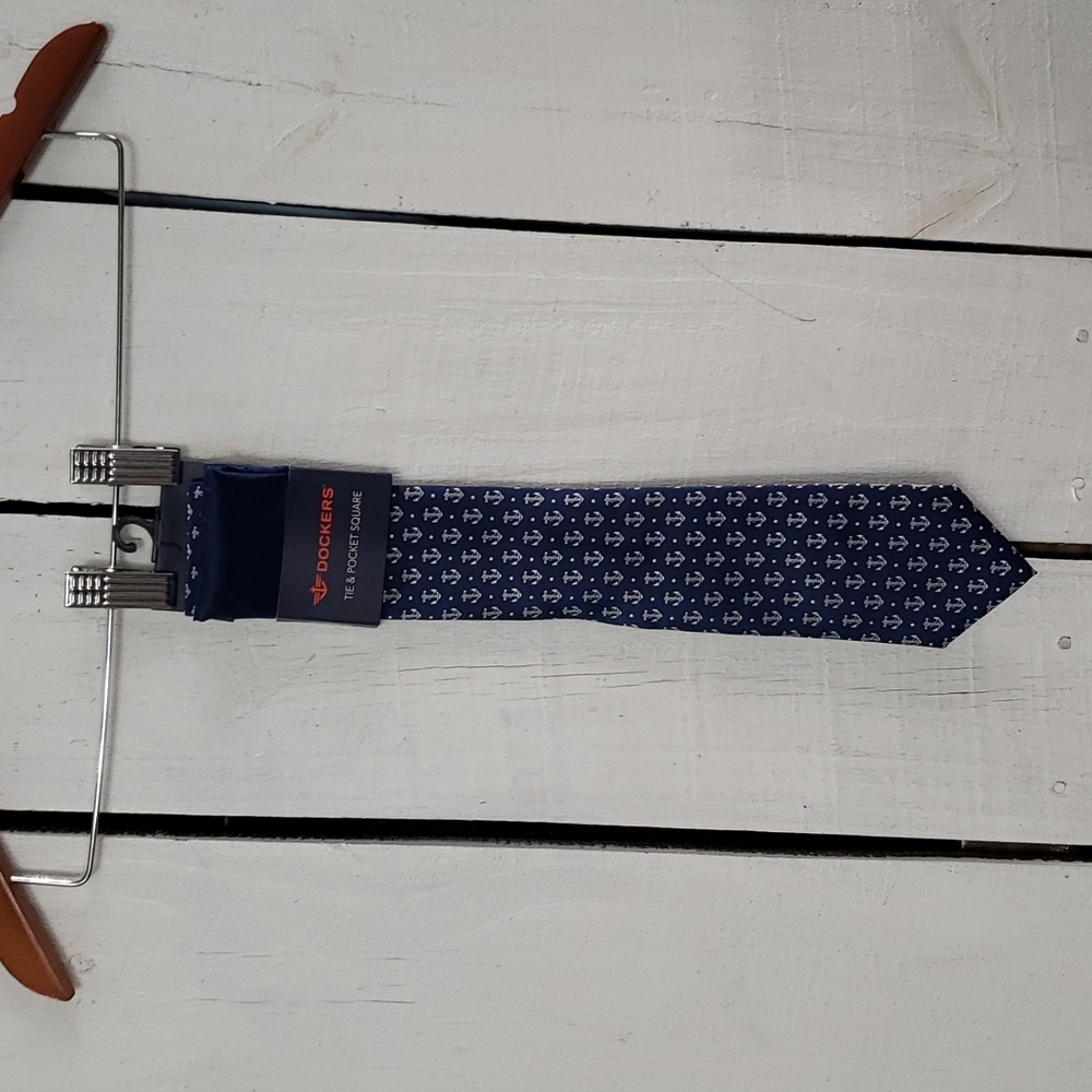 DOCKERS & POCKET SQUARE OS - Picture 7 of 7